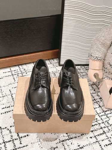 顶级品质 renian ss24 new arrival～ RENIAN 秋冬新款水洗复古系带德比鞋 又酷又飒的美德拉复古风德比鞋太爱了， 质感拉满超帅气的时髦