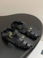 Miu Miu 25Ss 春夏季走秀款 镂空罗马凉鞋 最新款 女士夏季拖鞋 ，全胎牛皮材质 ，上脚软软绵绵的 ， 亲肤柔软舒适 ，华美工艺营造精致的立体纹理质感