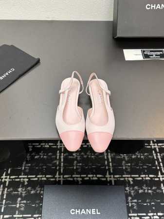 chane+L 经典Slingback 小香后空凉鞋 就像Coco香奈儿女士说的：流行稍纵即逝，但风格永存！这双后空鞋就是香家经典中的经典！双色搭配，简约精致， - 点击图像关闭
