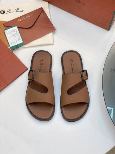loro Piana 诺悠翩雅 ，Lp 炸街男神春夏拖鞋新品专柜同步，鞋面意大利进口牛皮面料，高品质拼接工艺，鞋底：原厂特供原版底，独家活动成型底超级舒适，原厂
