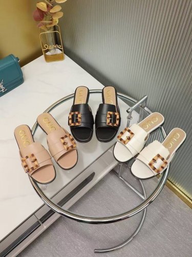 工厂p价 女装女鞋 运动原单 Gucci新款凉鞋细节完美，尽显大牌风范，高品质精品超级好看，鞋面头层牛皮，内里羊皮，35-40码。41-43码可以订做。有黑色~