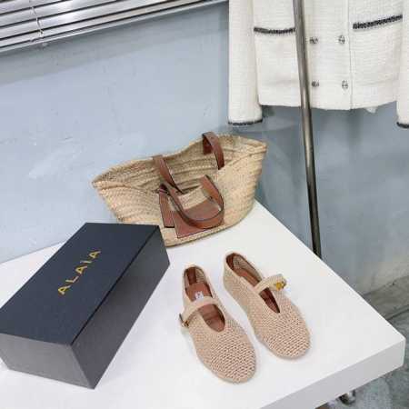 高品质出厂 ！小众潮牌Alaia阿莱亚25春夏新品毛线针织编织镂空复古扣带玛丽珍鞋芭蕾舞平底鞋！章小蕙同款甜酷芭蕾风，人气超高的一款芭蕾舞鞋，浪漫又迷人舒适百搭 - 点击图像关闭
