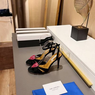 工厂P价 女装女鞋 运动原单 Aquazzura 新款水钻，悉尼门店全球首发 系列长期做货 ！ 标志性的钻扣 钻石全部采用施华洛世奇水钻，个夏天悄悄的来了，旅游