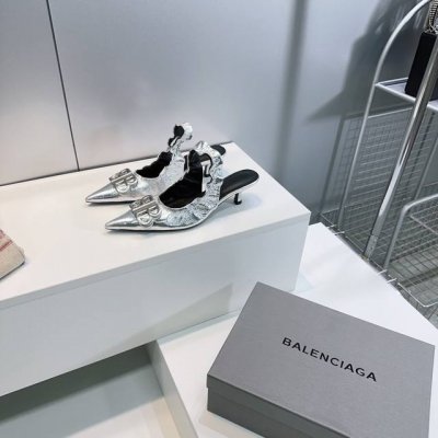 高品质出厂 ！顶级品质Balenciaga巴黎世家 25春夏爆裂纹漆皮尖头Bb五金扣饰气质高跟鞋后空松紧单鞋凉鞋 原版购入开发！经典巴黎家独有的时尚魅力，上脚超