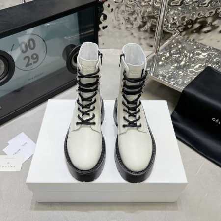 出厂 顶级版本 Celine 赛琳24秋冬新品厚底踢不烂马丁靴 上脚超级帅气超级酷 eW Go材质:鞋面定制进口小牛皮，内里垫脚均为羊皮 Size:35-41 - 点击图像关闭