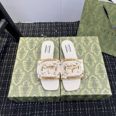 橙子出厂价p gucci 古驰 春夏新款 流苏平底拖鞋 休闲凉拖 日常休闲款非常好看又百搭的一款产品 多个颜色选择 看着都喜欢流苏版本设计 为每一个女神们都负责