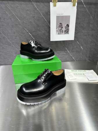 高版本官网同步bottega Veneta 葆蝶家 春秋新品男鞋the Stilt Bv平底鞋，原版开发透明大底，全套包装，面牛皮，里牛皮，底厚5.5码数38- - 点击图像关闭