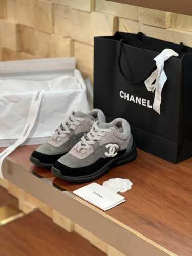 Chane 早春sneaker系列休闲鞋经典菱格运动鞋板鞋 火爆全球百搭神鞋 顶级原版复刻 老外订单精工手作高品质▲ 鞋面进口原版牛猄绒面皮泡棉内衬立体浮凸lo