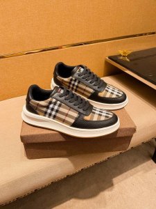 工厂p批 巴宝莉 男鞋高端品牌 官网1：1最新力作：鞋面采用意大利进口头层牛皮搭配舒适透气内里原版防滑耐磨大底制作，让行走更加便捷舒适！独家新款，惊世之作，与官