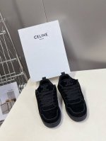 男装10 Celine思琳最新春夏走秀款情侣面包鞋 这一季运动休闲鞋无论从楦型的轮廓隔板的拼接都让人耳目一新、前后品牌Logo相呼应、大底边位明显Celine字