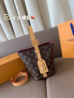 礼盒包装 Lv All In Bb水桶包Lv尤物可以搭配俏皮可爱下次想试试洒脱一点穿搭彩色老花 五彩缤纷的少女心满出来这只包适配乐开了花的心情尺寸：18 *19