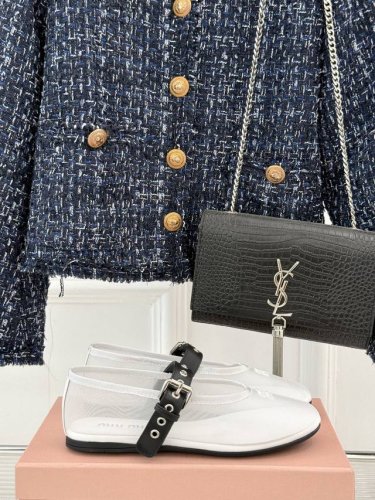 厂价 miu Miu 缪缪25S新品 网面玛丽珍鞋 这一季的春款真的太爱了 网面若隐若现 性感又不失甜美~