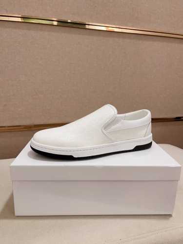 工厂价 迪奥 Dior 新款休闲运动风男鞋，全新春夏季款设计，完美做工，系带款打造装柜品质，鞋面：进口头层牛皮，羊皮内里柔软舒适，超轻tpu耐磨大底、简约、百搭