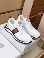 工厂P价 Versace 男士新款上市鞋面采用头层牛皮羊皮内里，完美造型顶级品质，橡胶耐磨大底，鞋型饱满，立体感十足超级百搭 高档不失品味，时尚 颜色：黑 白