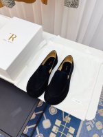 the Row_新款复古乐福鞋 新款The Row乐福鞋，第一眼看到这个鞋子就爱上了，带点复古味随意搭配都好看！各大网红博主都在穿它，前后无港宝，整个鞋子非常柔