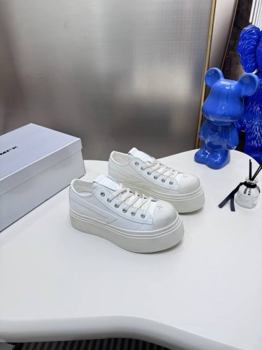 橙子出厂价p smfk 春夏新款 流星大头脏脏鞋3.0 做旧厚底休闲鞋 十字花帆布鞋 百搭的极简风国潮 新作继承了诸多品牌制胜的流行元素 势必大热 帆布休闲鞋
