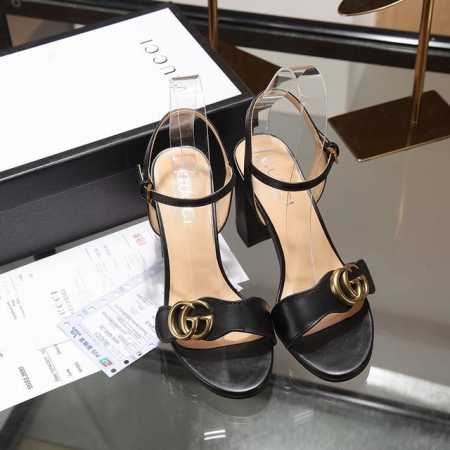 出厂价pp 女装女鞋 运动原单古驰 Gucci 官网1 1精致的古铜色饰扣新款夏季一字凉鞋做工很棒让人放心皮质光泽有韧性 舒适走路超自在 贴合大众实际需要很好驾 - 点击图像关闭