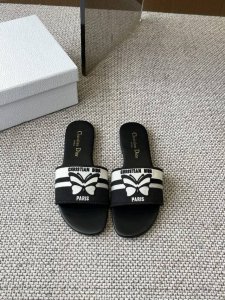 Dior 迪奥 2025新元素Miss Dior 春夏新款一字拖拼色女鞋 Cd字母Logo立体刺绣圆柱跟凉鞋 方头粗跟果冻色露趾拖鞋 鞋面原版一致高温水溶棉质电