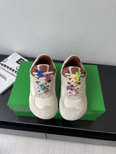 原版开模配饰 女款 男款 Bottega Veneta 葆蝶家 Bv最新款Orbit系列 复古休闲运动鞋 情侣款 Bottega Veneta 以 90年代自由