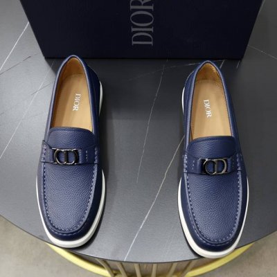 出厂价Pp： 品牌：迪奥Dior 标准码：男码38 44 45可以定做 等级：官网同款 材料：原版牛皮拼接 牛皮内里 原版Tpu耐磨柔软大底 款式类别：休闲运动