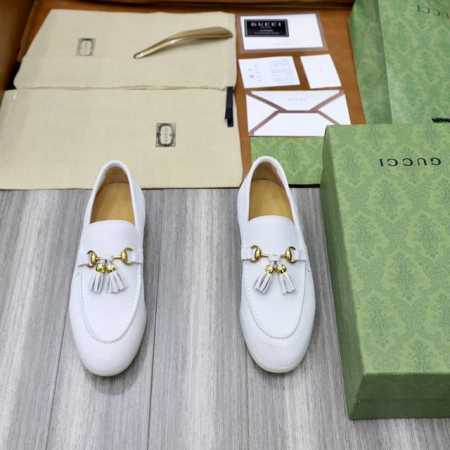 出厂价： 原版1:1拆解g家新品 Gucci古-驰 马衔扣男士乐福鞋 便鞋 官方售价 Rmb ,900 这款单品出自gucci Lido系列，设计灵感源自意大利 - 点击图像关闭