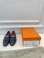 爱马仕 HerméS 乐福H 五金扣件单鞋 高品 原版工艺 黑色 红里 款式经典 简约 此款主要对比的就是工艺 品质 爱马仕 HerméS 夏天开始不一样的夏天