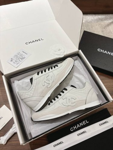配高端飞机盒包装 女码35-39 40定做 Chane＊L 25C春夏新款运动鞋 官网同步上 专柜断货王 各大博主社交日推款，这季新款简直闭眼入，上脚狂好看，率