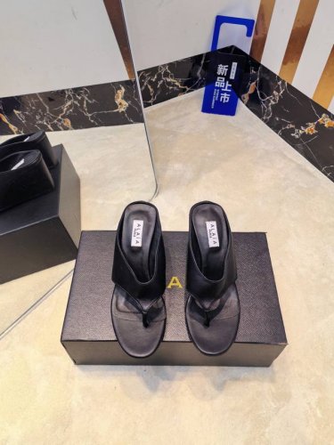 2025Alaia 新款网面夹脚拖鞋 面料:原版定制羊皮 内里:定制羊皮 垫脚:定制羊皮 大底:原版开模橡胶大底 码数:35-39 40.41.42定制不退换