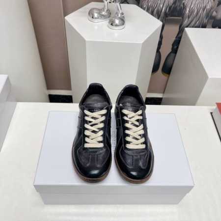 出厂:女 男40独家顶级版本 M*M6M*Aison M*Argiela~24Vs春夏新款复古休闲系列 圆头复古休闲鞋 光听到复古风就能立刻想到经典m*Argi - 点击图像关闭
