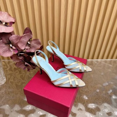 2025走秀款高版本Valentino 鱼鳞钻高跟 凉鞋 绝美的质感 非常好搭配 任何季节可穿 华伦天奴此系列演绎全新时尚魅力 延续超高跟设计 深得海外知名博主