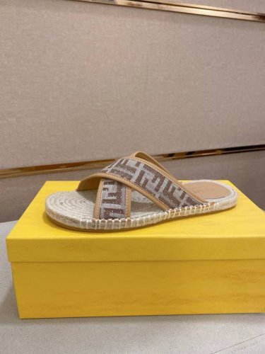 调工厂p价 Fendi~芬迪拖鞋 男鞋高端品牌 官网1:1最新力作 原版开模定制 面料釆用进口原版材料制作 升级版大底 更轻便 防滑 市场顶级品质 简单不失品味