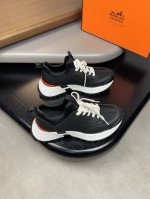 Hermes 爱马仕 -高端品质 原单休闲运动鞋 -鞋面：纳帕小牛皮、品高弹力布匹、品牌织带 -内里：弹力布匹，垫脚；水染牛皮 -大底：超轻Tpu发泡 橡胶；双