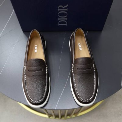 出厂价Pp： 品牌：迪奥Dior 标准码：男码38 44 45可以定做 等级：官网同款 材料：原版牛皮拼接 牛皮内里 原版Tpu耐磨柔软大底 款式类别：休闲运动