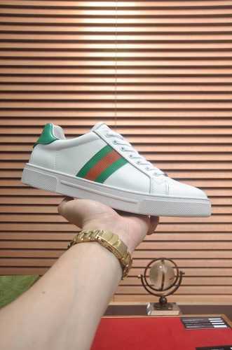GUCCI 古奇 官网1:1运动男鞋火爆上市，采用原版布料+水染羊皮内里，再加官网原版1:1舒适大底。时尚百搭，着脚超舒适、透气。标准鞋码38 45 45定做不