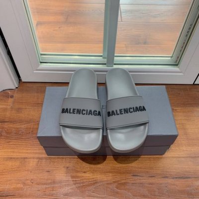 Balengiacig* 经典拖鞋 一比一私模 突出后跟Logo 鞋底采用传统上乘pu 防滑耐磨 柔软舒适 面料采用滴胶材质加超纤内里 穿着更舒适贴脚利汗 正码