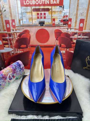 漆皮波浪单鞋 Price： Size：34-44 34.40.41.42.43.44半码定做不退换 Colour：many colour Heel：10 cm，