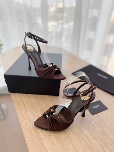 出厂 顶级版本 Saint Lauren* 圣罗兰Ysl 25Ss 春夏全新走秀款大水钻高跟鞋凉鞋 唯有Ysl最懂女人心，不接受反驳，超级无敌女人味神器，女人必