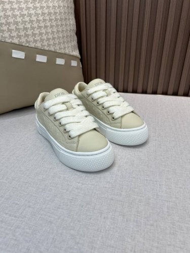 出厂价pp 情侣款迪奥Dior X Denim Tears联名合作款 B33系列 情侣款 休闲 运动鞋 滑板鞋 原版购入开发 做货 这款 B33 运动鞋是二零二