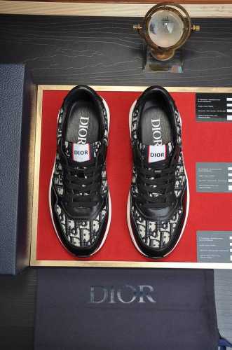 出厂价 Dior 迪奥 官网全球首发 男鞋高端品牌 最新力作：意大利进口原版专用布面料+丝绸牛皮+进口透气网内里原版pu橡胶组合大底 柔软舒适，让行走更加便捷舒