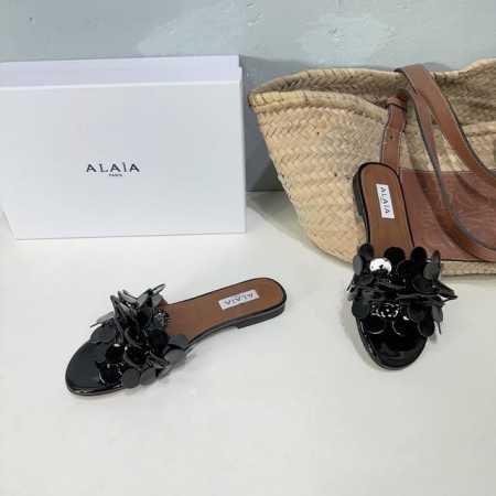 高品质出厂 ！小众潮牌重工山茶花限量版新品！Alaia2024春夏新款圆片花朵缀饰平底平底露趾拖鞋！凉鞋极简主义炒鸡柔软舒适时髦精绝对不能错过的必入款，没有任何 - 点击图像关闭
