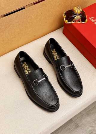 商品商标：Ferragamo 菲拉格慕 休闲皮鞋 正码码数: 39-44 38.45.46订制 商品材料：精选 进口小牛皮鞋面+奢华五金扣，进口水染牛皮内里。强 - 点击图像关闭