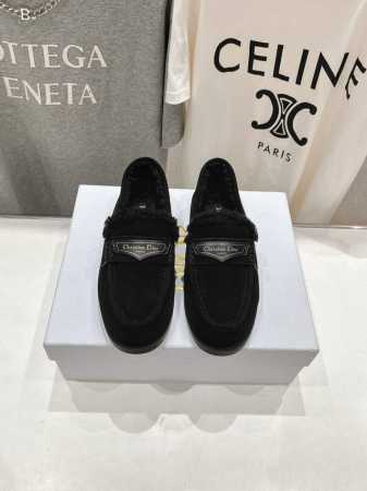 高版本出厂 单鞋 Dior*迪奥D家24ss秋冬新款毛毛乐福鞋～顶级品质 购入原版，精心打造、只为复刻原版一致、版型超正。各大明星网红纷纷种草的一款美鞋、上脚舒 - 点击图像关闭