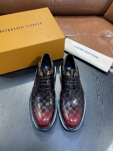 l家 Size:39-44 38.45定做 原单Lv官网男士休闲皮鞋，顶级原单复刻， -鞋面：牛皮工艺、纳帕牛皮、鞋身车缝品牌Logo -内里：牛皮，垫脚；水染