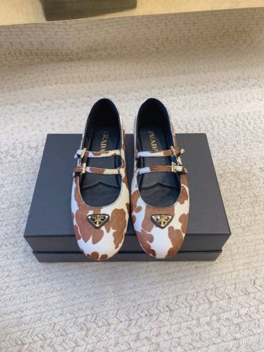 prad*Ss25经典款豹纹款芭蕾舞鞋 原版套楦 顶级品质 材质 鞋面 进口定制面料 垫脚 进口羊皮里 大底 原版开模定制大底 码数 35-39 34 40 4
