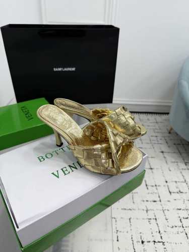 bottega Venetabv Blink系列纽结编织饰带高跟凉拖鞋！Ins、小红书巨多网红明星上身！真的太美了高级穿着又仙女，简约时髦又有设计感而且非常非常