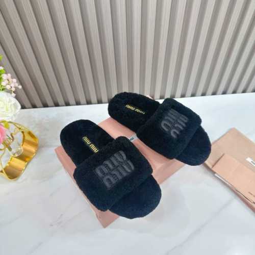 工厂 2024 新款新品 MIU MIU 全新超美装饰搭配,时尚淑女气质十足 双色拼接 又不乏美艳色彩,外侧附带弹力象巾 上脚非常方便意大利引进的原版楦头是最新