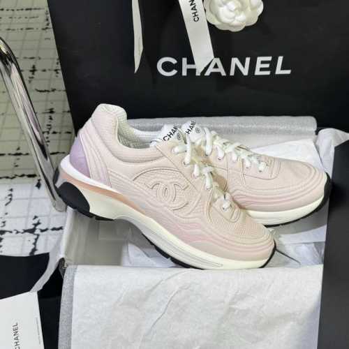 chanel~~24s早春秀款；麂皮运动鞋 最新；走秀系列； 柜一鞋难求 拼接鞋面，超软暴走不累3.5cm原版双色底 35 41正码 全套包装