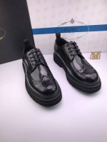 4Cm厚底 Prad* 超轻发泡厚底 开边珠牛皮 高档大头皮鞋 进口开边珠牛皮 最好的皮革产品，价格P和质量最高，光泽 手感 皮面等指标一流 全包羊皮内里 高品
