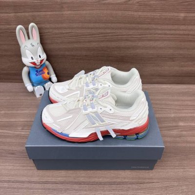 顶级版本New Balance 1906A 系带圆头耐磨 低帮跑步鞋男女同款白红。 货号: M1906A D包装:全套得物配件加固得物盒包装！ 码数:36-45