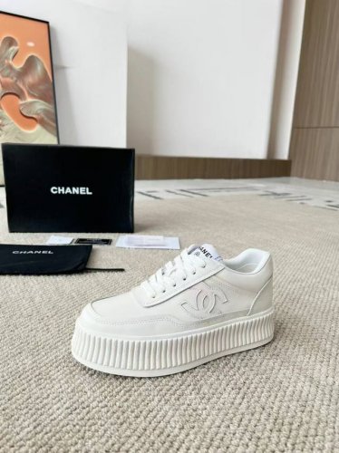厚底 Chanel香奈儿24Sf最新款 全皮 熊猫配色 小白鞋 休闲 运动鞋 滑板鞋 原版购入开发 做货 小香 C家 专柜又一超级大爆款，网红博主小姐姐们的挚爱